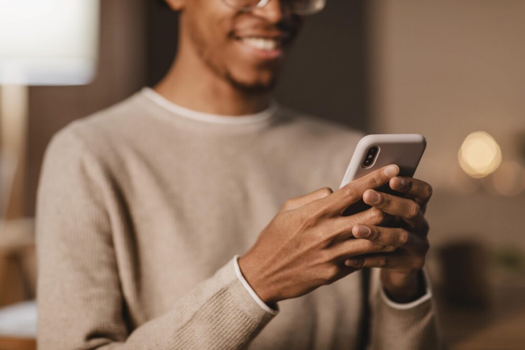 Se você usa certificado em nuvem para assinar contratos, emitir notas fiscais, acessar sistemas do governo ou autenticar documentos, revogá-lo é um dos primeiros passos que você deve tomar assim que perde o celular