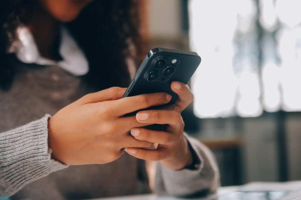 O certificado digital é uma tecnologia que funciona como uma identidade no ambiente online, permitindo comprovar a identidade de pessoas e empresas com segurança
